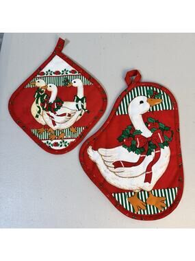 B&D Christmas Holly Wreath Holiday Bow Goose Potholder Hot Pad VTG Cottagecore